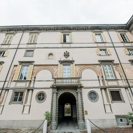 Old Town Square Apartment Bergamo Bagian luar foto