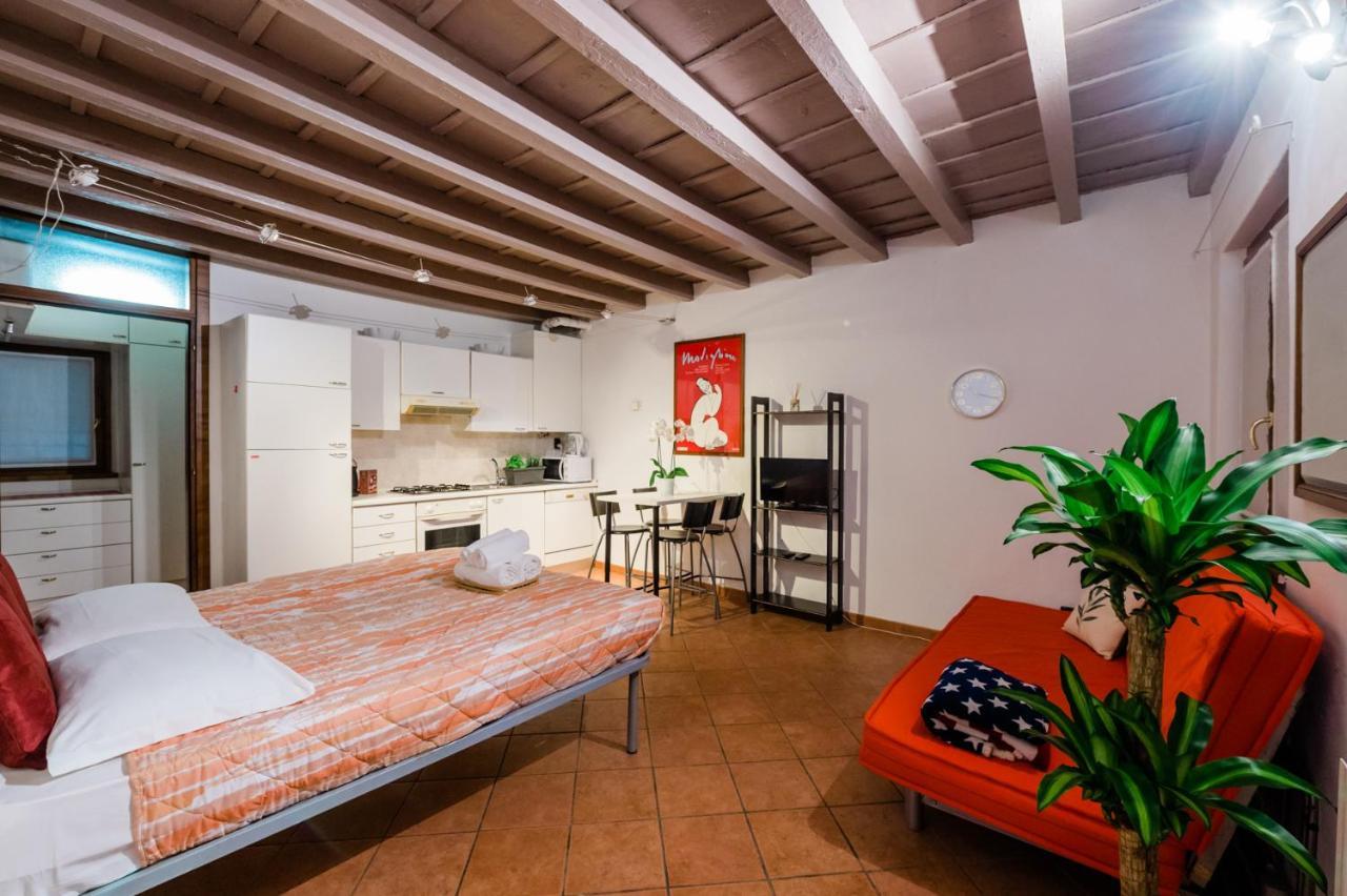 Old Town Square Apartment Bergamo Bagian luar foto