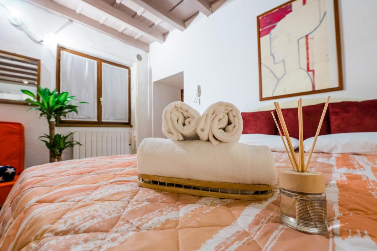 Old Town Square Apartment Bergamo Bagian luar foto